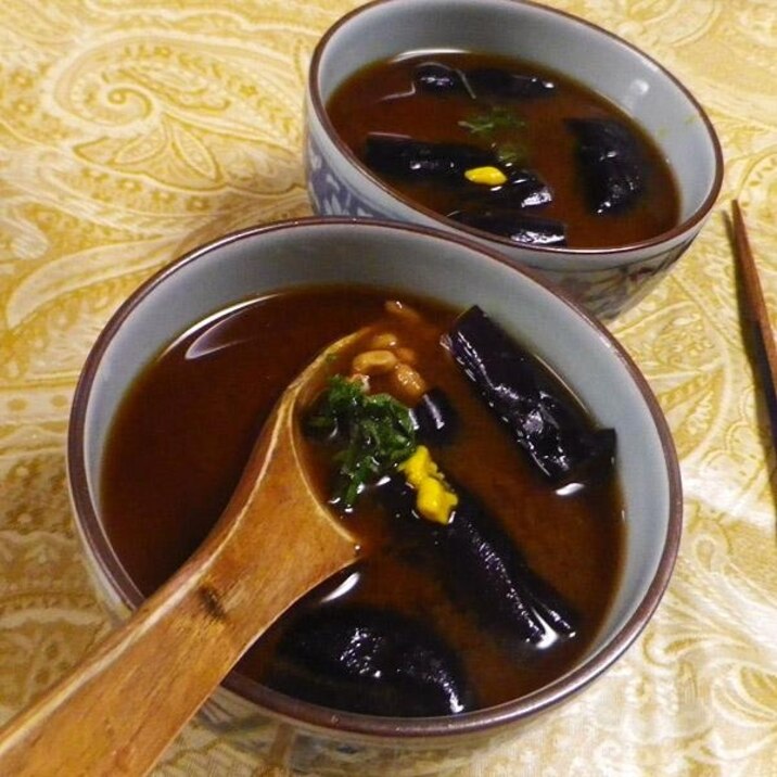 蒸し茄子納豆冷やし辛子味噌汁